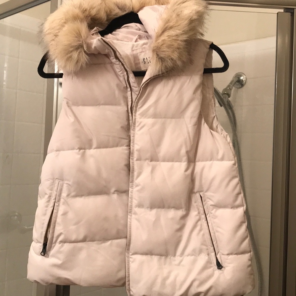 Off white winter vest with Faux Fur
